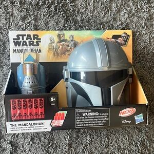 The Mandalorian Helmet & Blaster Role Play Set - Silver